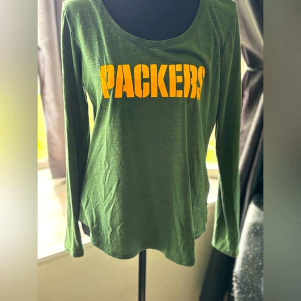 Nike Packers women’s long sleeve shirt, size medium